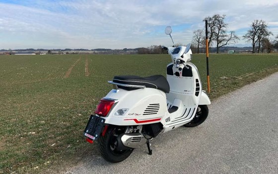 Neufahrzeug Vespa GTS 300 Super Sport - Bild 3 Neufahrzeug Vespa GTS 300 Super Sport - Bild 3