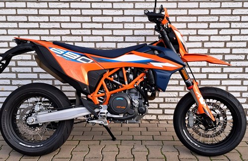 Neumotorrad KTM 690 SMC R