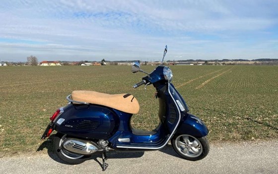 Neufahrzeug Vespa GTS 300 hpe - Bild 2 Neufahrzeug Vespa GTS 300 hpe - Bild 2