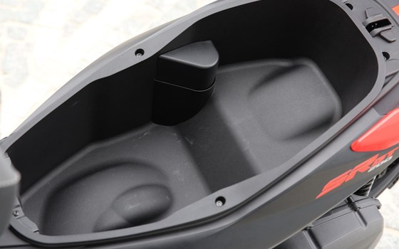 Neufahrzeug Aprilia SR GT Sport 200 - Bild 19