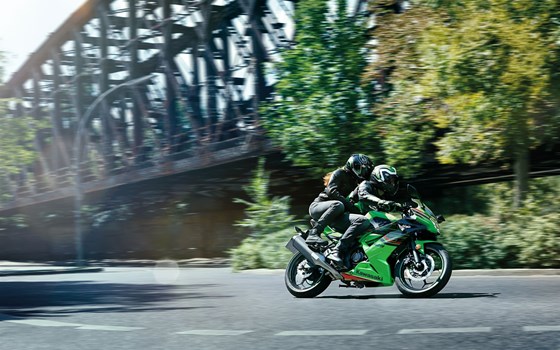 Neufahrzeug Kawasaki Ninja 125 - Bild 10 Neufahrzeug Kawasaki Ninja 125 - Bild 10
