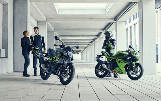 Neufahrzeug Kawasaki Ninja 125 - Bild 11 Neufahrzeug Kawasaki Ninja 125 - Bild 11