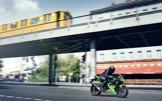 Neufahrzeug Kawasaki Ninja 125 - Bild 13 Neufahrzeug Kawasaki Ninja 125 - Bild 13