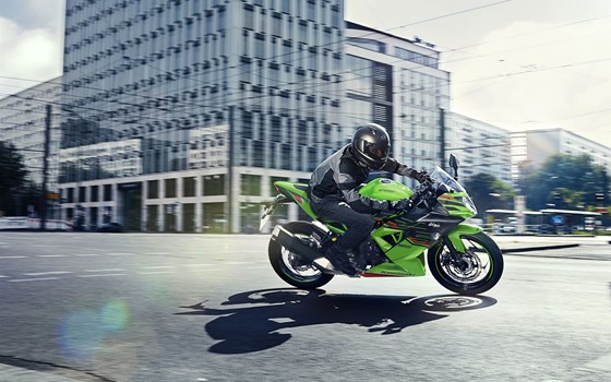 Neufahrzeug Kawasaki Ninja 125 - Bild 7 Neufahrzeug Kawasaki Ninja 125 - Bild 7