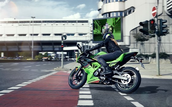 Neufahrzeug Kawasaki Ninja 125 - Bild 9 Neufahrzeug Kawasaki Ninja 125 - Bild 9