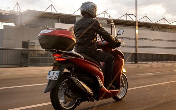 Neufahrzeug Honda SH350i - Bild 2