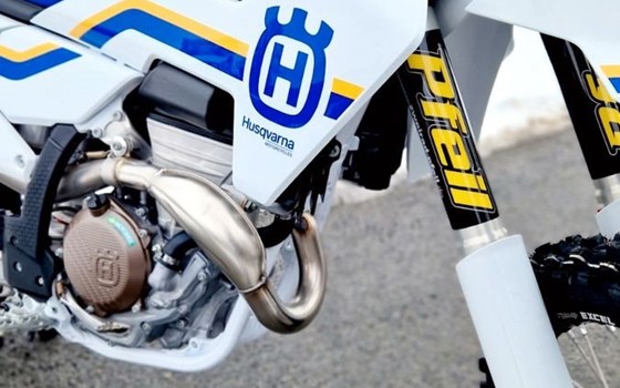 Neufahrzeug Husqvarna FC 350 Heritage - Bild 4
