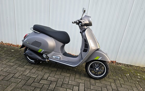 Neufahrzeug Vespa GTS 300 Super Tech - Bild 1