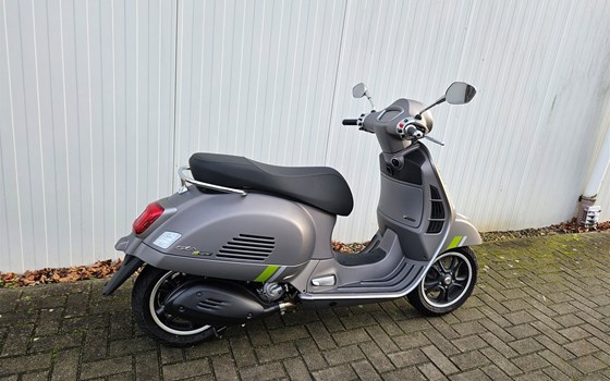 Neufahrzeug Vespa GTS 300 Super Tech - Bild 2