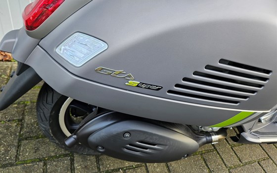 Neufahrzeug Vespa GTS 300 Super Tech - Bild 4