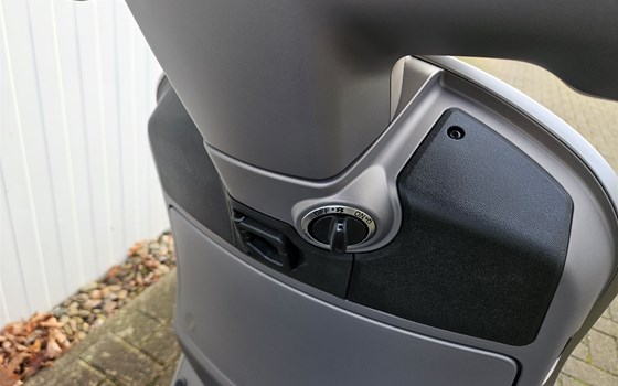 Neufahrzeug Vespa GTS 300 Super Tech - Bild 6