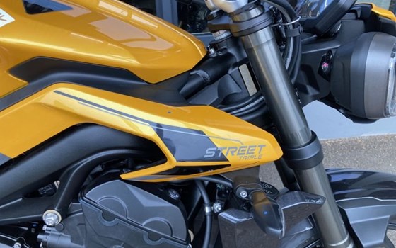 Neufahrzeug Triumph Street Triple 765 RS - Bild 6 Neufahrzeug Triumph Street Triple 765 RS - Bild 6