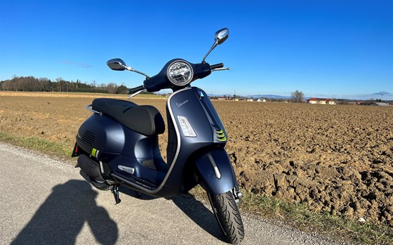 Neufahrzeug Vespa GTS 300 hpe Super Tech - Bild 1