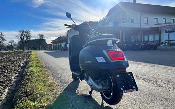 Neufahrzeug Vespa GTS 300 hpe Super Tech - Bild 4