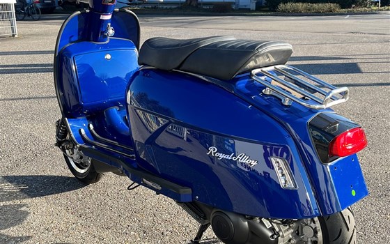 Neufahrzeug Royal Alloy GP 125 LC ABS - Bild 5