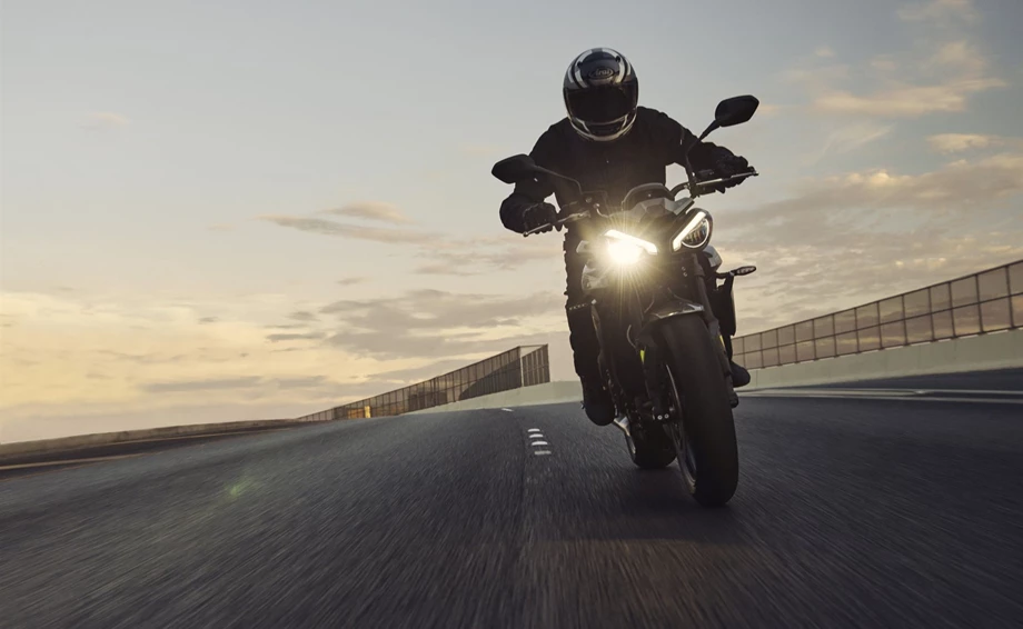 Angebot Triumph Street Triple 765 R Bild 11: Angebot Triumph Street Triple 765 R