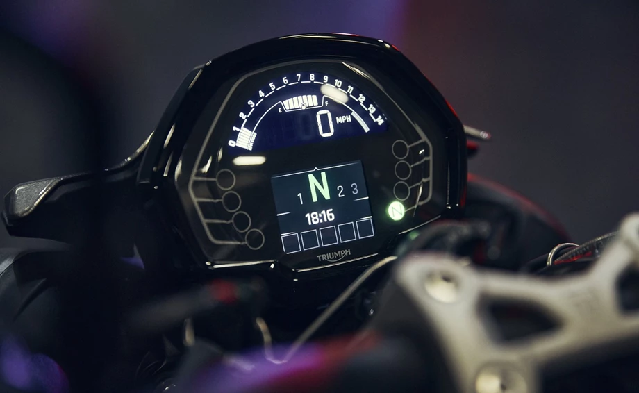Angebot Triumph Street Triple 765 R Bild 4: Angebot Triumph Street Triple 765 R
