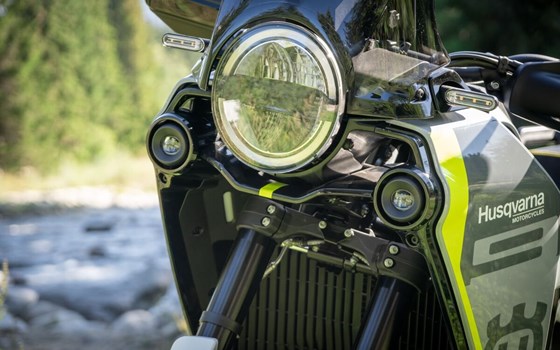 Neufahrzeug Husqvarna Norden 901 - Bild 3