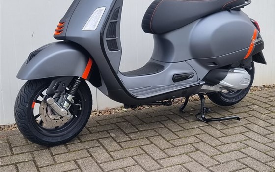 Neufahrzeug Vespa GTS 300 Super Sport - Bild 2
