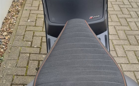 Neufahrzeug Vespa GTS 300 Super Sport - Bild 3