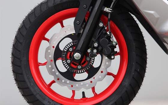 Neufahrzeug Aprilia SR GT Sport 125 - Bild 10