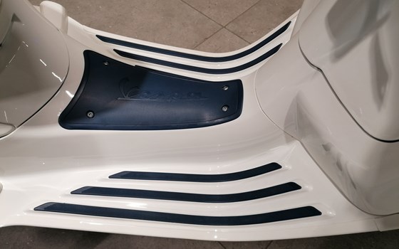 Neufahrzeug Vespa Sprint Justin Bieber X Vespa 125 - Bild 5