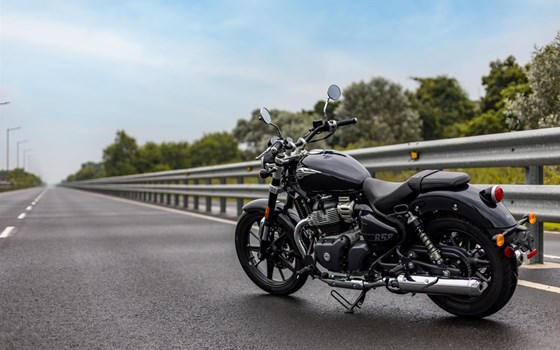 Neufahrzeug Royal Enfield Super Meteor 650 - Bild 11