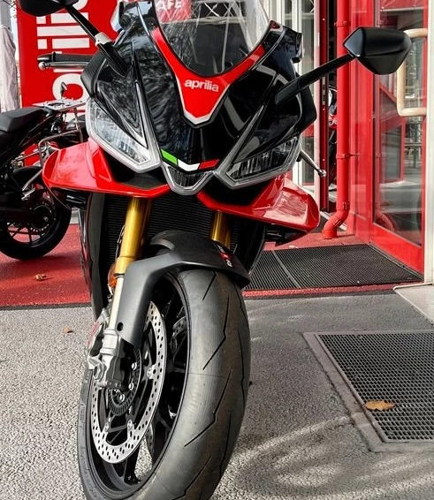 Offer Aprilia RSV 4 Factory Bild 9: Offer Aprilia RSV 4 Factory