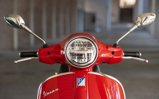 Neufahrzeug Vespa GTS 300 Super - Bild 7