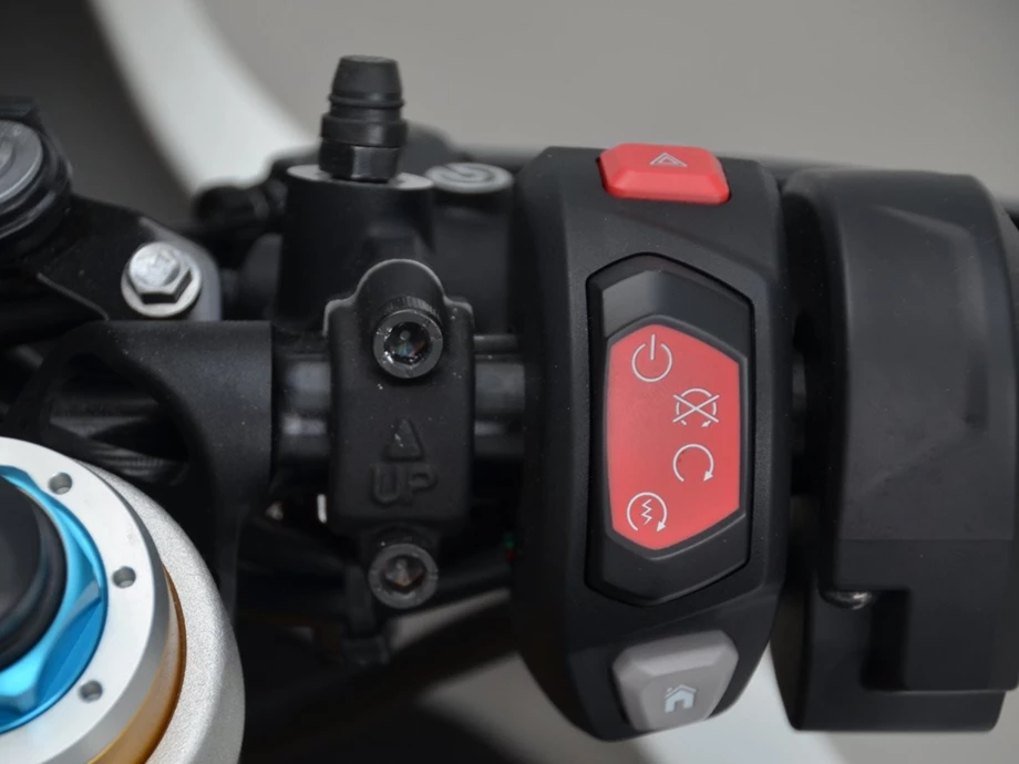 Angebot Triumph Speed Triple 1200 RR Bild 10: Angebot Triumph Speed Triple 1200 RR