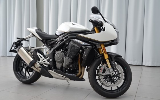 Gebrauchtmotorrad Triumph Speed Triple 1200 RR - Bild 3