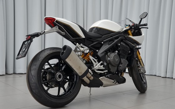 Gebrauchtmotorrad Triumph Speed Triple 1200 RR - Bild 4 Gebrauchtmotorrad Triumph Speed Triple 1200 RR - Bild 4