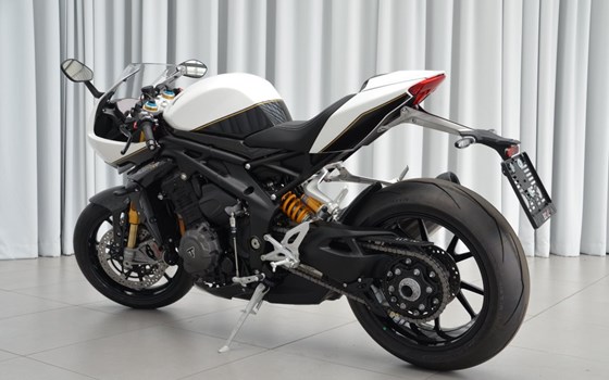 Gebrauchtmotorrad Triumph Speed Triple 1200 RR - Bild 5 Gebrauchtmotorrad Triumph Speed Triple 1200 RR - Bild 5