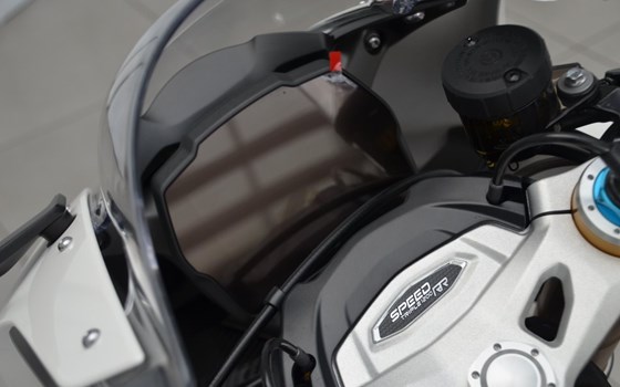 Gebrauchtmotorrad Triumph Speed Triple 1200 RR - Bild 8 Gebrauchtmotorrad Triumph Speed Triple 1200 RR - Bild 8