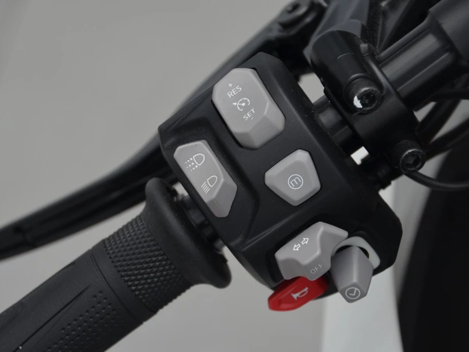 Angebot Triumph Speed Triple 1200 RR Bild 9: Angebot Triumph Speed Triple 1200 RR