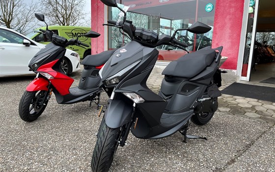 Neufahrzeug Kymco Super 8 R 50i - Bild 1 Neufahrzeug Kymco Super 8 R 50i - Bild 1