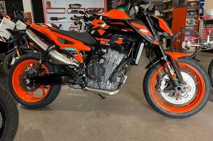 KTM 890 Duke GP