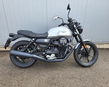 Moto Guzzi V7 Stone