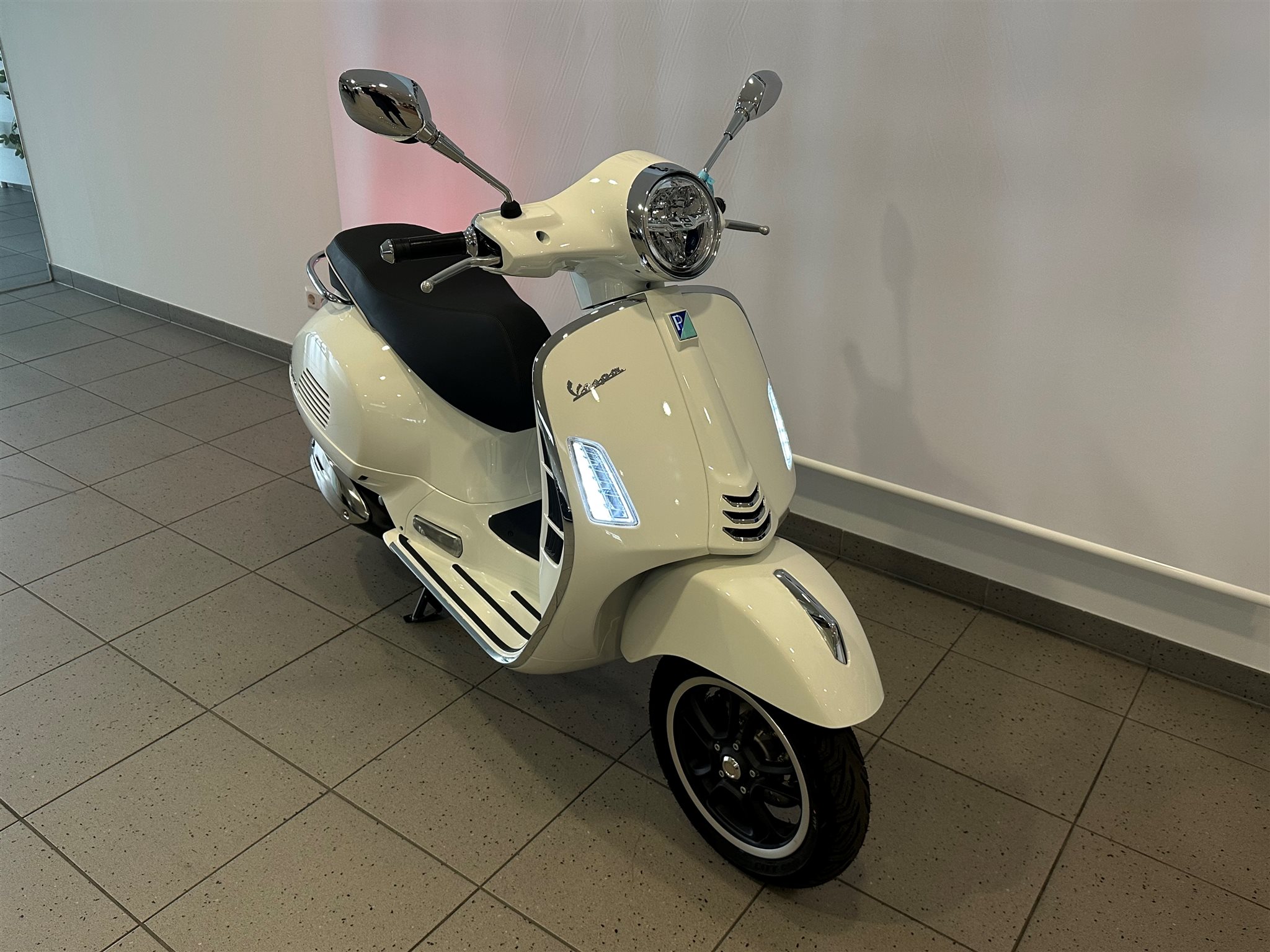 Neumotorrad Vespa Gts Hpe Super Baujahr Eur