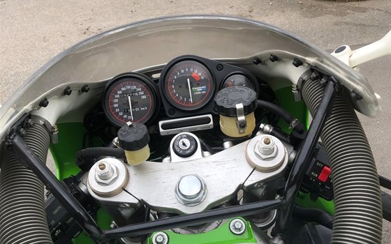 Gebrauchtmotorrad Kawasaki ZXR 750 RR - Bild 5