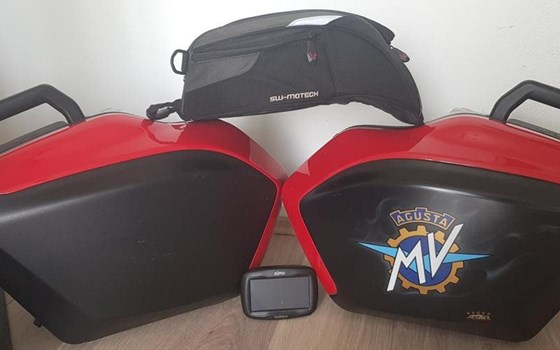 Gebrauchtmotorrad MV Agusta Turismo Veloce 800 - Bild 5 Gebrauchtmotorrad MV Agusta Turismo Veloce 800 - Bild 5
