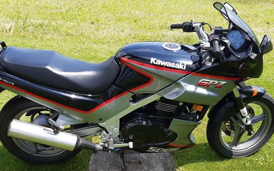 Gebrauchtmotorrad Kawasaki GPZ 500 S - Bild 3 Gebrauchtmotorrad Kawasaki GPZ 500 S - Bild 3