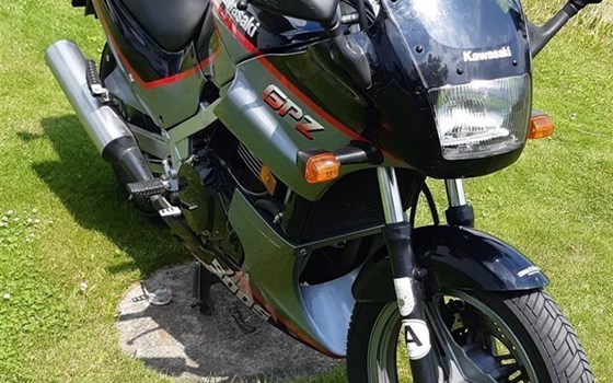 Gebrauchtmotorrad Kawasaki GPZ 500 S - Bild 4 Gebrauchtmotorrad Kawasaki GPZ 500 S - Bild 4
