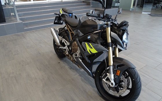 Gebrauchtmotorrad BMW S 1000 R - Bild 1 Gebrauchtmotorrad BMW S 1000 R - Bild 1