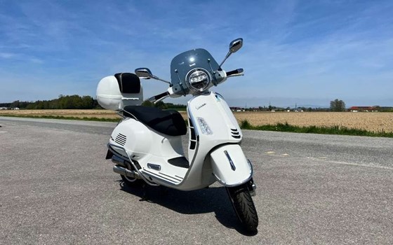 Neufahrzeug Vespa GTS 300 Super - Bild 1 Neufahrzeug Vespa GTS 300 Super - Bild 1