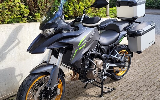 Gebrauchtmotorrad QJ Motor SRT 700 X - Bild 9