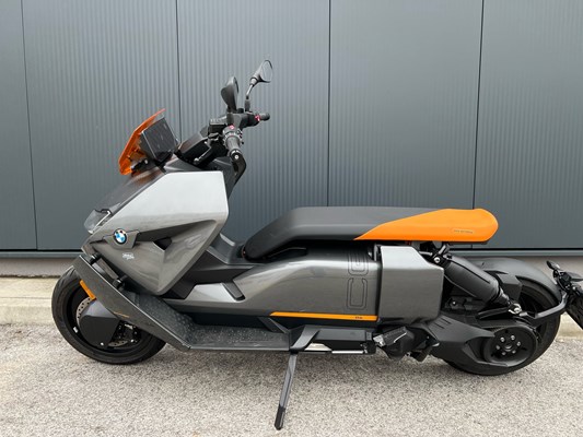 BMW CE 04 (magellan-grau metallic) - Bild 2