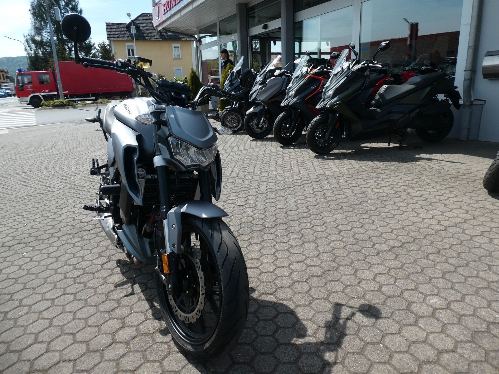 Motobi DL125 Naked Black Edition Motorrad Leichtkraftrad in Hessen -  Ginsheim-Gustavsburg, Motorrad gebraucht kaufen
