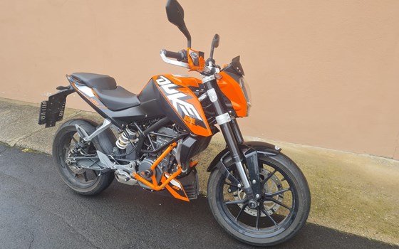 Gebrauchtmotorrad KTM 125 Duke - Bild 1 Gebrauchtmotorrad KTM 125 Duke - Bild 1