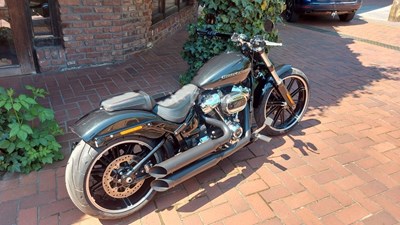 Softail Breakout 114 FXBRS